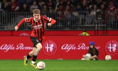 熊猫直播tv-AC米兰主场迎战国际米兰，备受关注