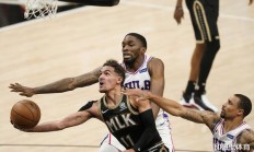 熊猫体育官方-老鹰逆转76人，特雷-杨砍下40分率队晋级季后赛的简单介绍