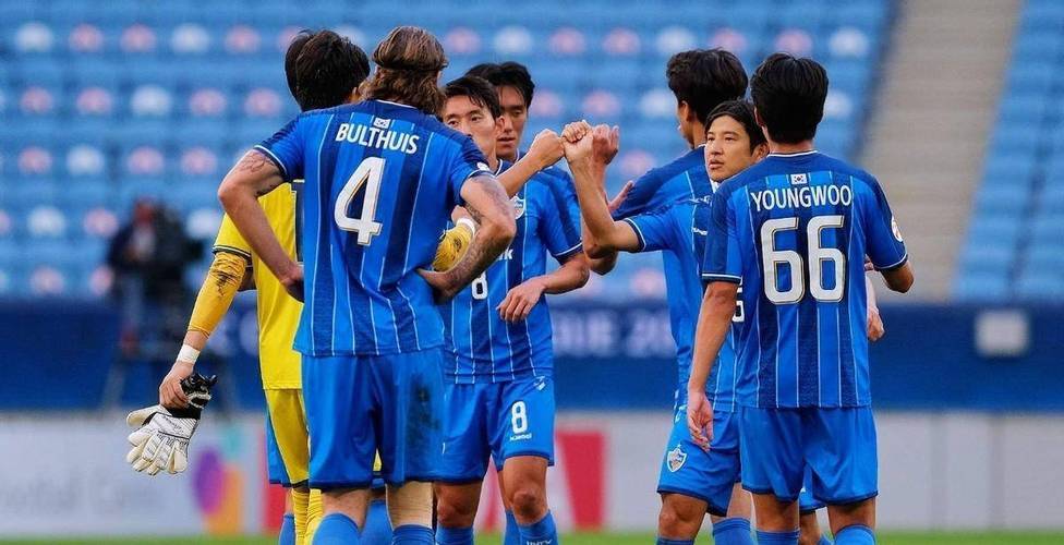亚冠赛场上演激烈对决，胜负难料