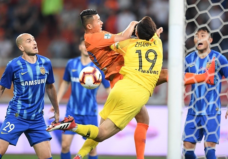 火热射手连中三分，帮助球队稳定领先