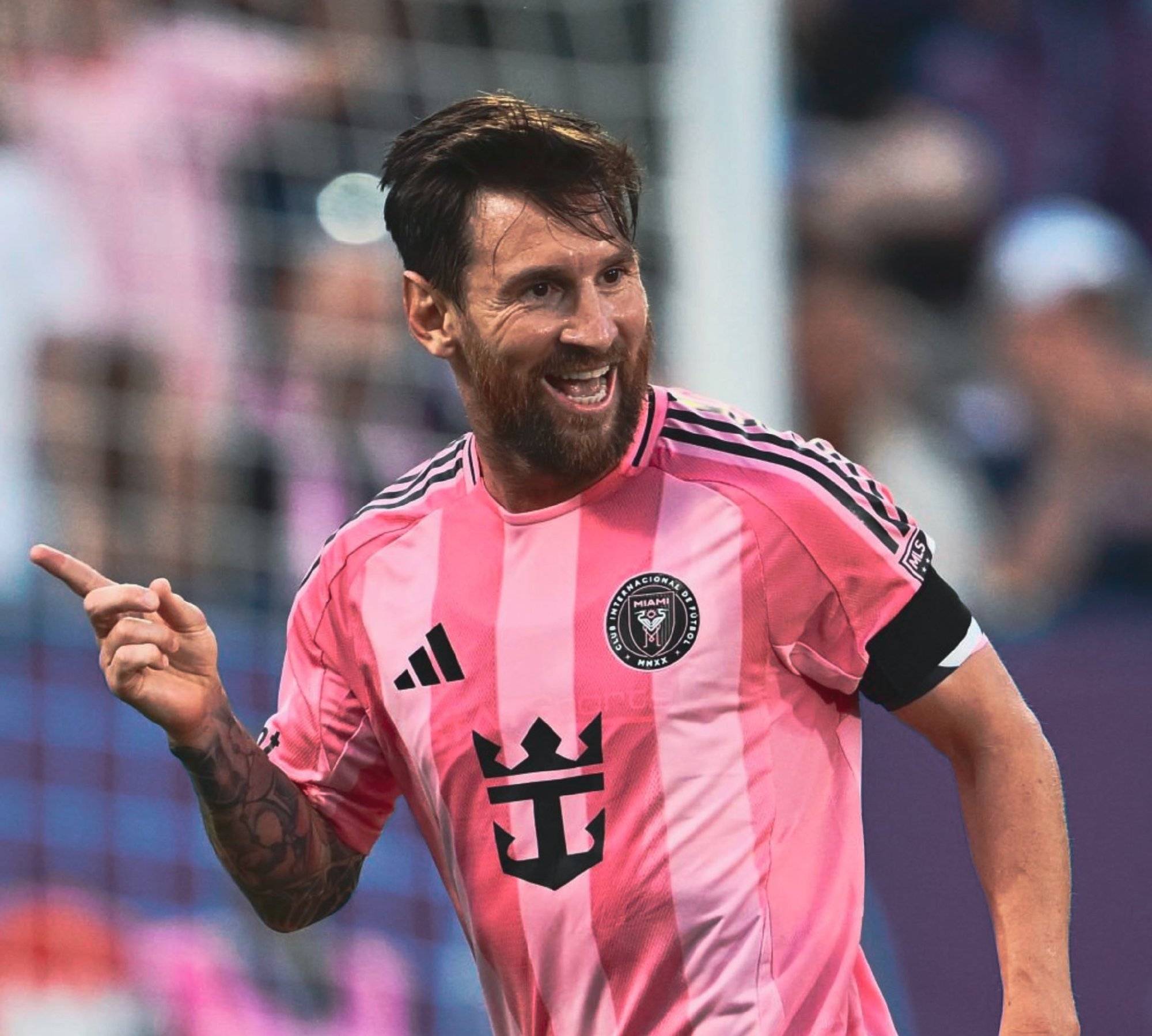 包含荷兰新星因进球被推崇为下一个梅西的词条