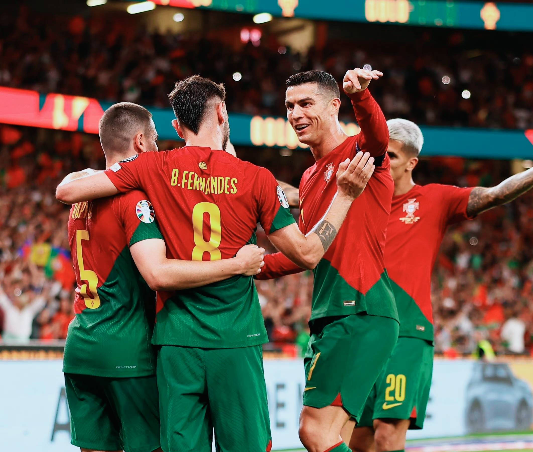 欧国联比赛精彩纷呈,球迷眼睛为之一亮 欧国联比赛精彩纷呈,球迷眼睛为之一亮