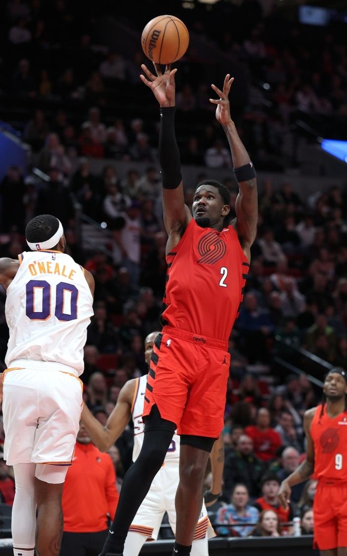 开拓者击败太阳，西亚卡姆全场砍下24分力保胜利