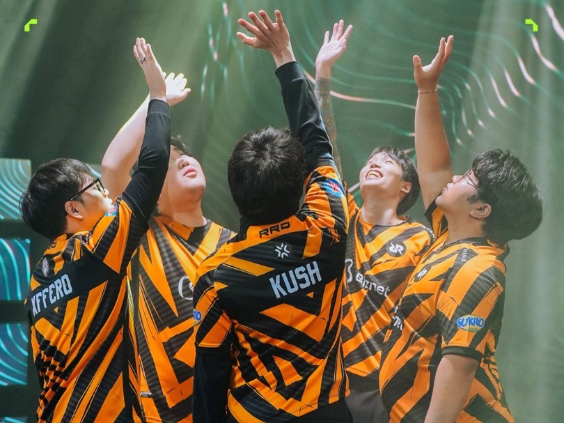 包含DFM鏖战MAD，Bin开启传奇时刻顶尖较量八强赛，引爆全场热议的词条