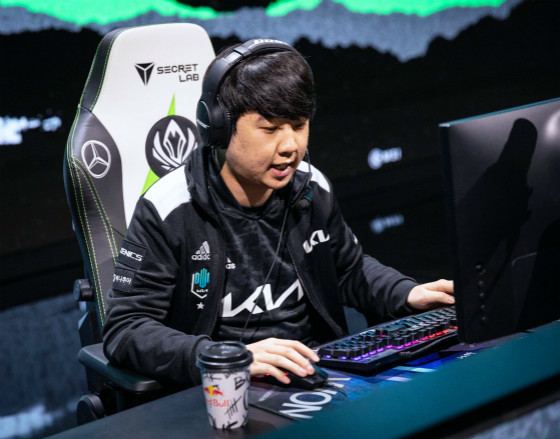 关于V5横扫PSG，Xiaohu拿下关键大龙焦点之战八强赛，技惊四座的信息