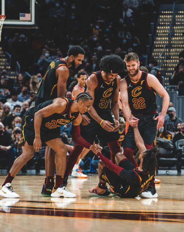 灰熊队客场力克奇才队,保持不败记录 灰熊队客场力克奇才队,保持不败记录