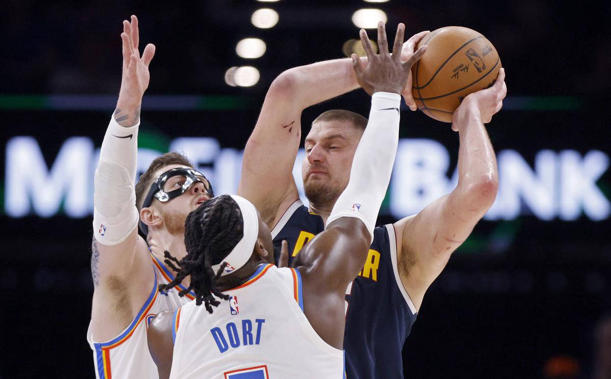 掘金队遭雄鹿队淘汰,止步西部半决赛 掘金队遭雄鹿队淘汰,止步西部半决赛