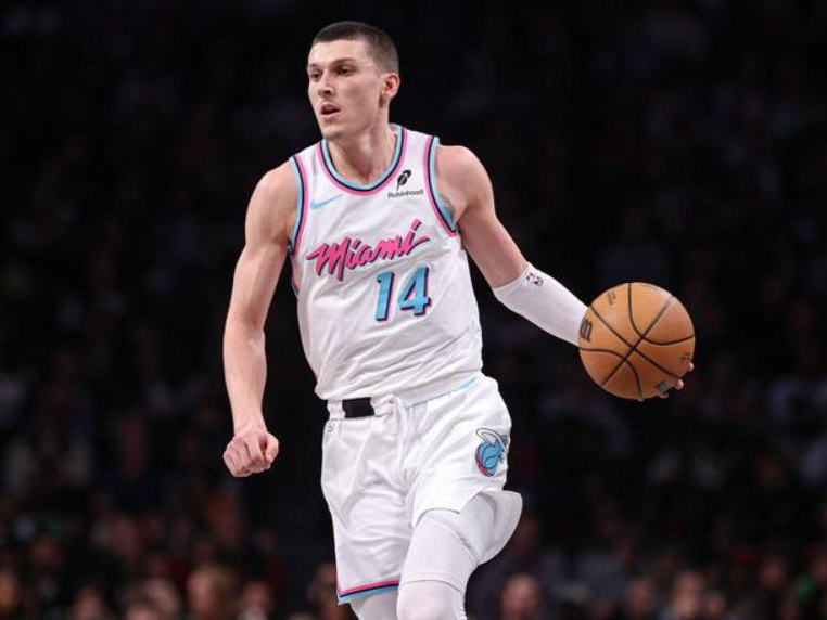 热火大胜步行者升至东部第二