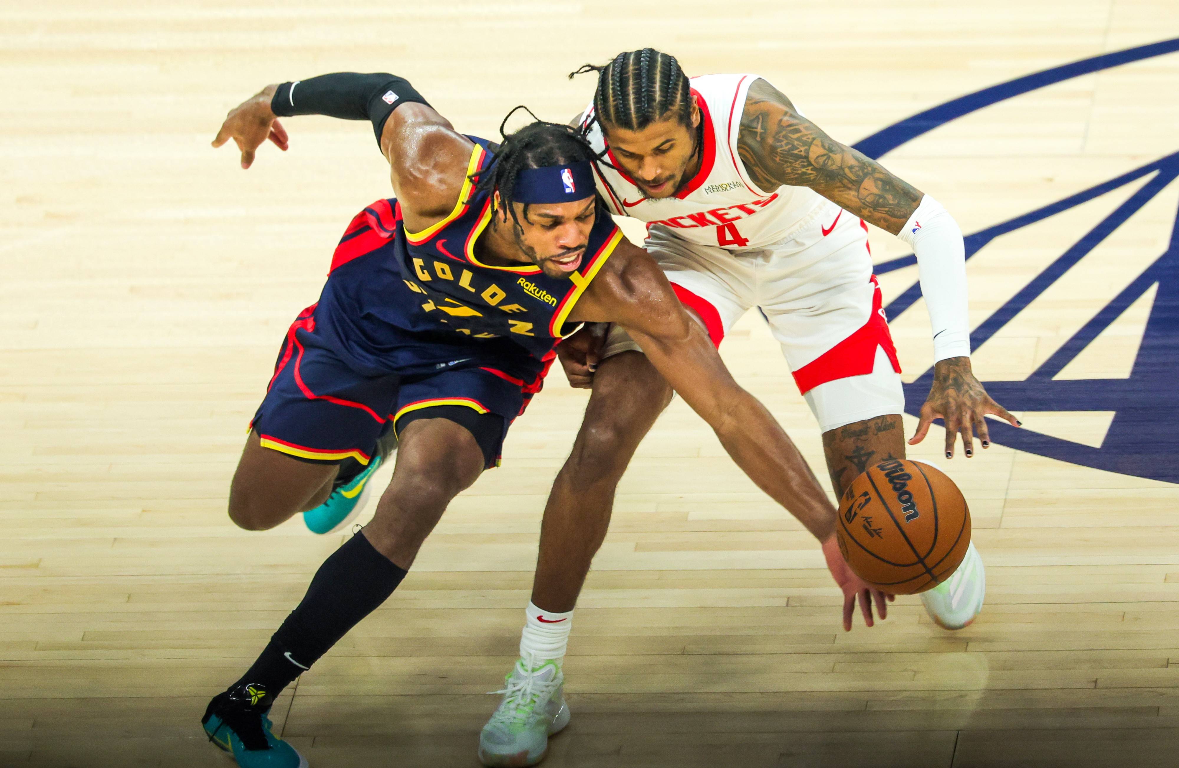 勇士击败火箭获得五连胜 勇士击败火箭获得五连胜