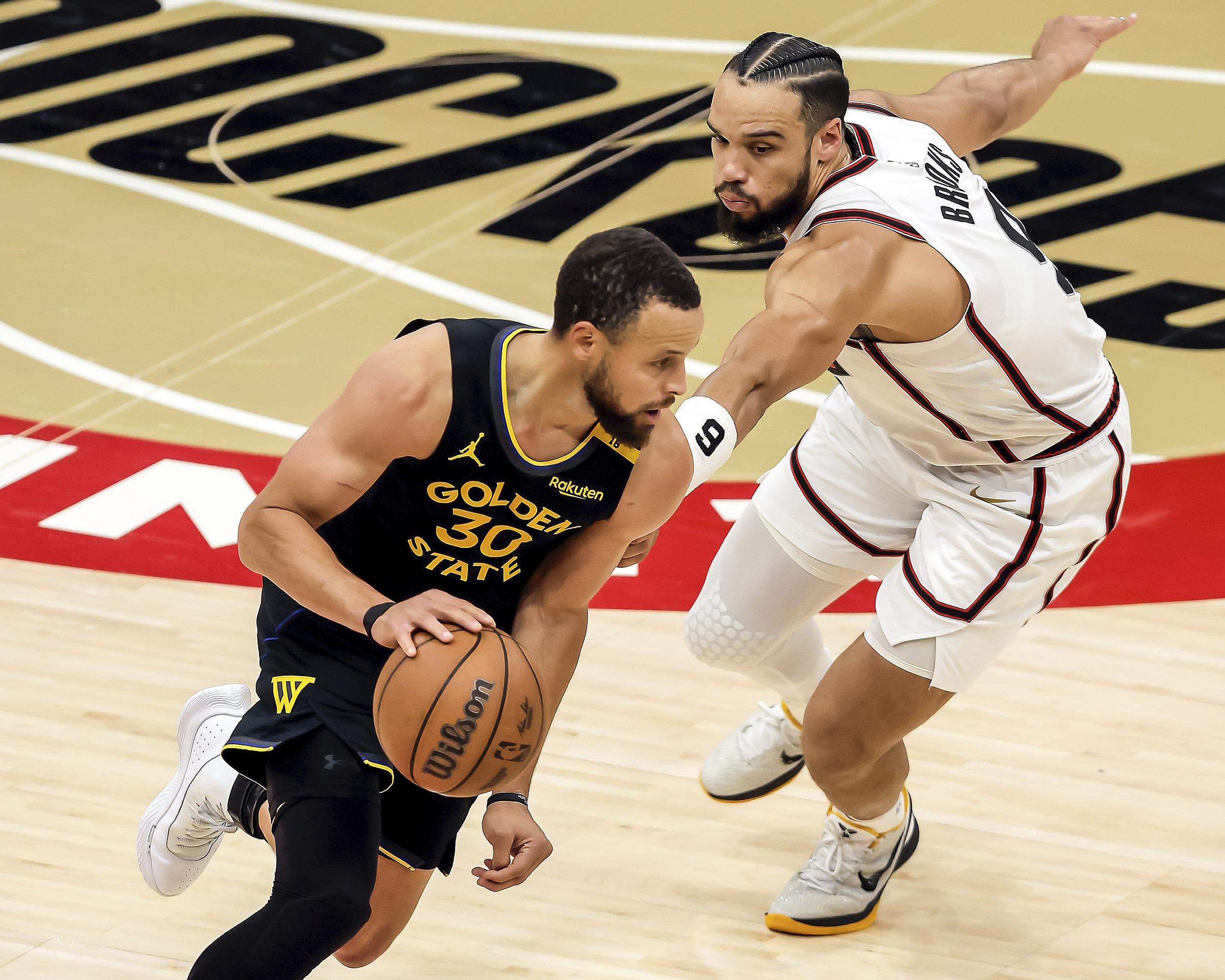 勇士击败火箭获得五连胜 勇士击败火箭获得五连胜