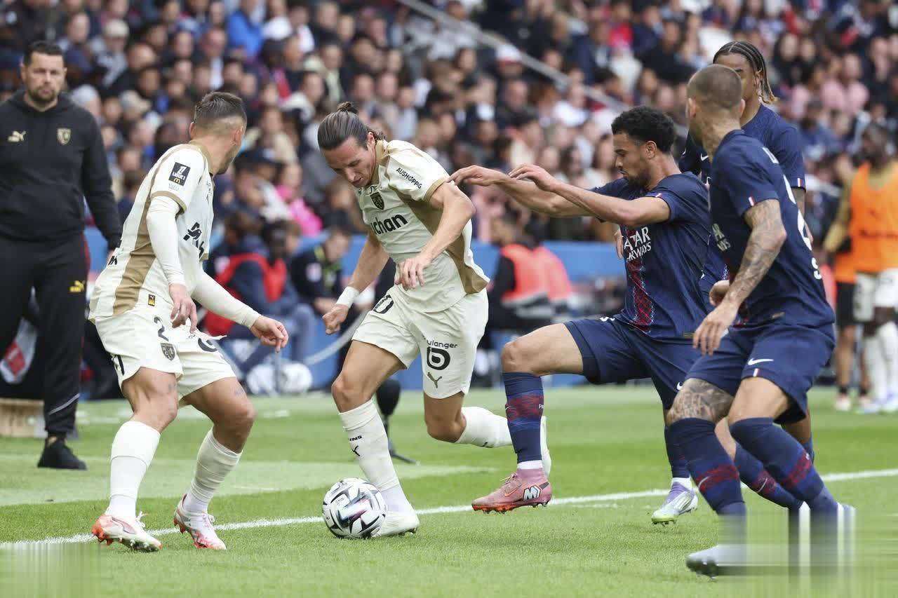 巴黎圣日耳曼客场轻松赢下一场胜利