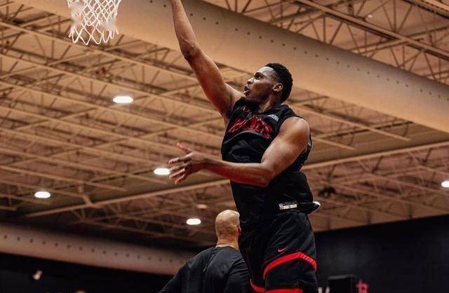 火箭主场爆冷负雄狮，主帅面临压力的简单介绍