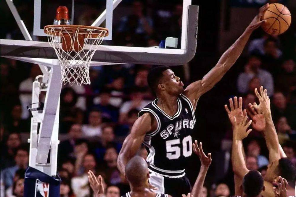 抢战战绩连败76人豪砍五双没用