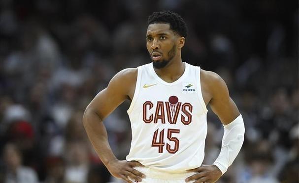 包含太阳逆转公牛,麦科勒姆高光表现的词条 包含太阳逆转公牛,麦科勒姆高光表现的词条