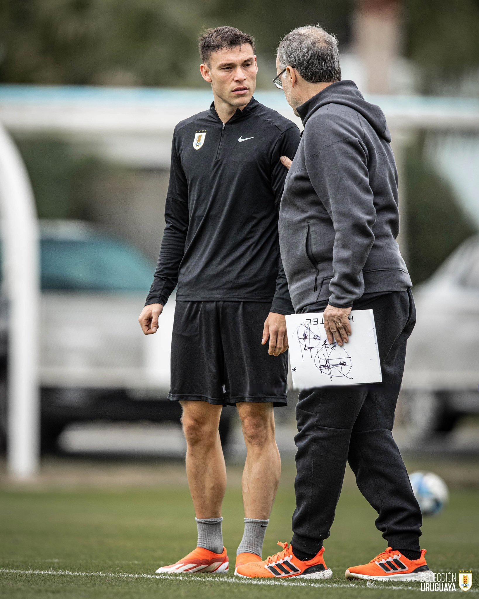 关于美国险胜乌拉圭,蒂亚戈惊艳四座的信息 关于美国险胜乌拉圭,蒂亚戈惊艳四座的信息